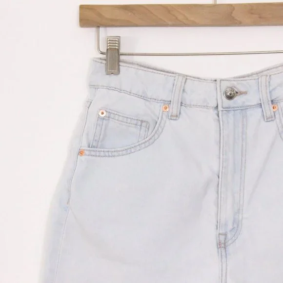 H&M High Rise Light Wash Shorts - Picture 2 of 5